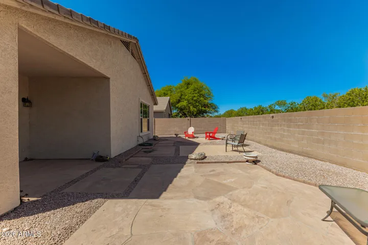 No backyard neighbors in this spacious maintenance free yard