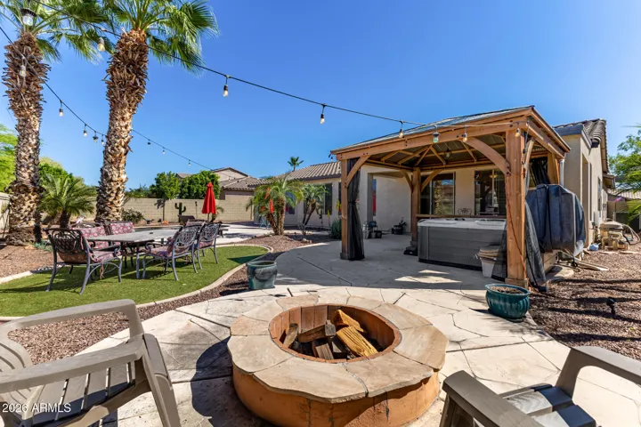 If this doesn't have dreamy backyard written all over it; then I don't know what does! Imagine the fun and memories in this resort style dream yard!!!