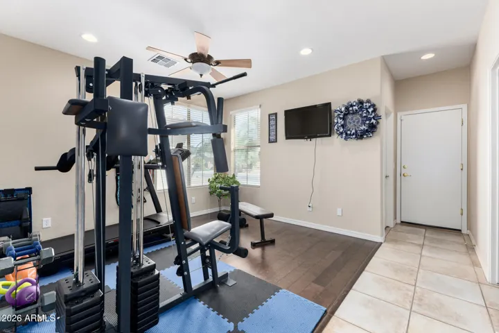You could even enclose this to be a casita as that door is to the one car garage! Endless possibilities!