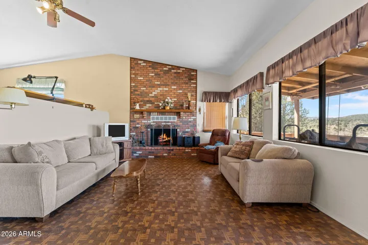 Family Room w/Firepalce