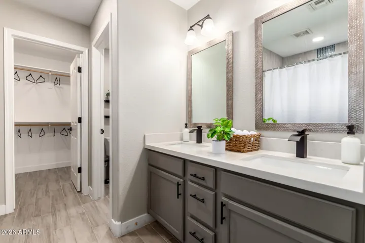 Owner's bath