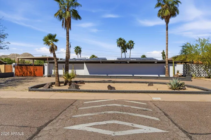 pavered circular driveway