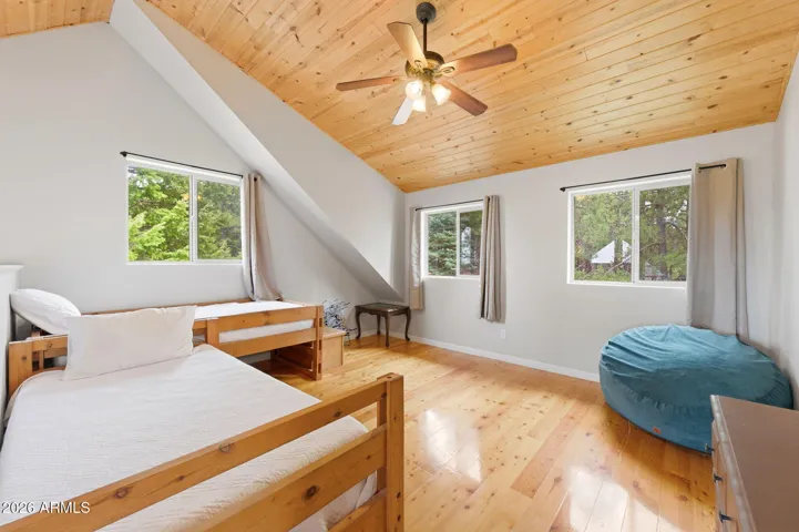 Large area perfect for additional sleeping or home office
