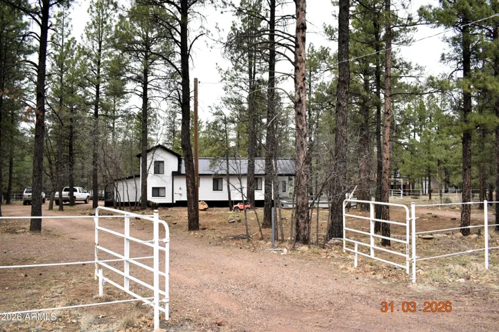 Fully fenced yard!