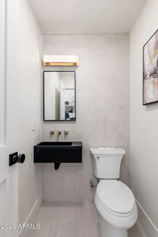 1/2 bath