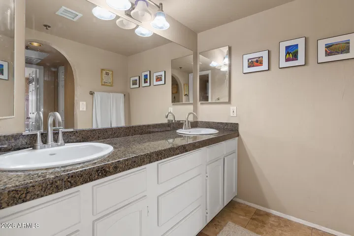 Nice granite counters & double sinks