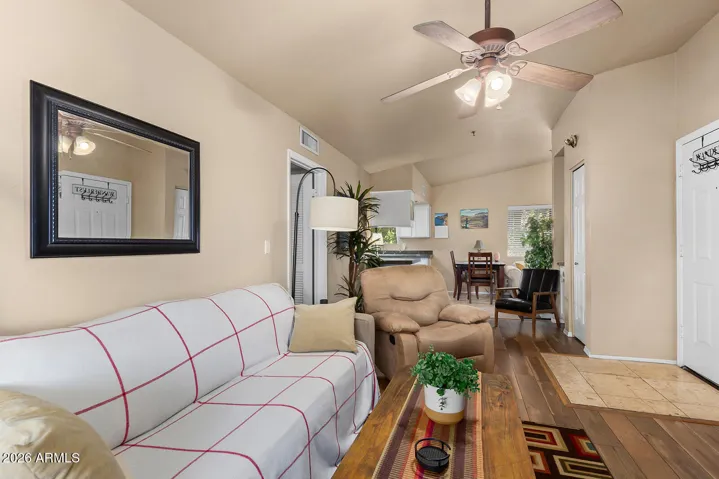 Simply perfect 1 bedroom condo in Old Town Scottsdale!