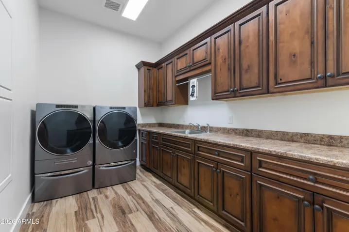 Whirlpool front loading washer & dryer conveying