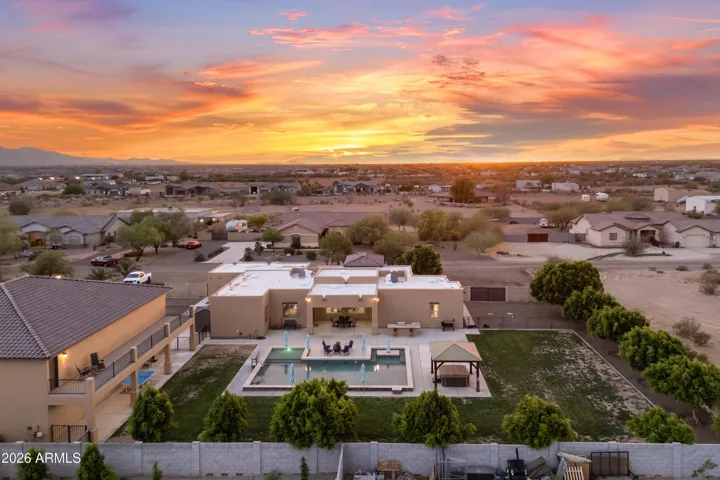 4 bedroom; 3 bathrooms