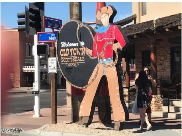 Old town dining & shopping nearby