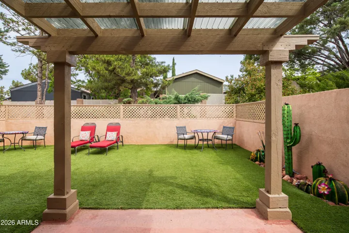 Private Backyard w/ Astro Turf