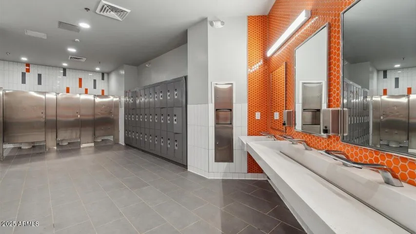 AWARD Winning Multi-Million Dollar Clubhouse!