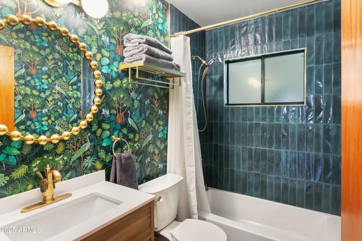 Bathroom 2 with soaking tub