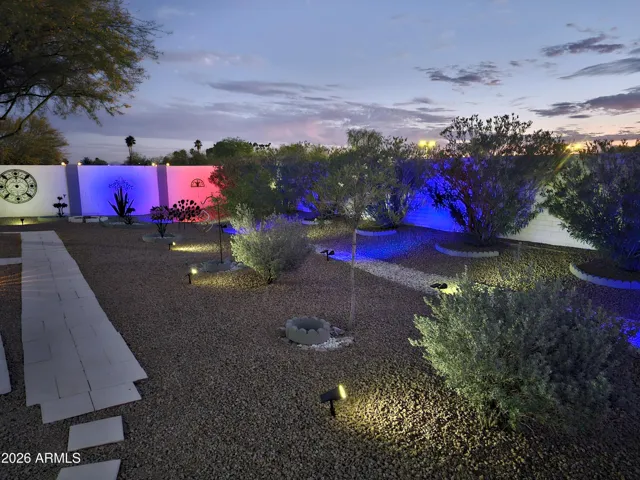 Beautiful sunsets and backyard setting.