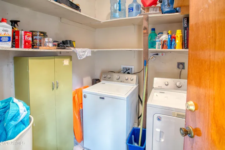 Outdoor utility room