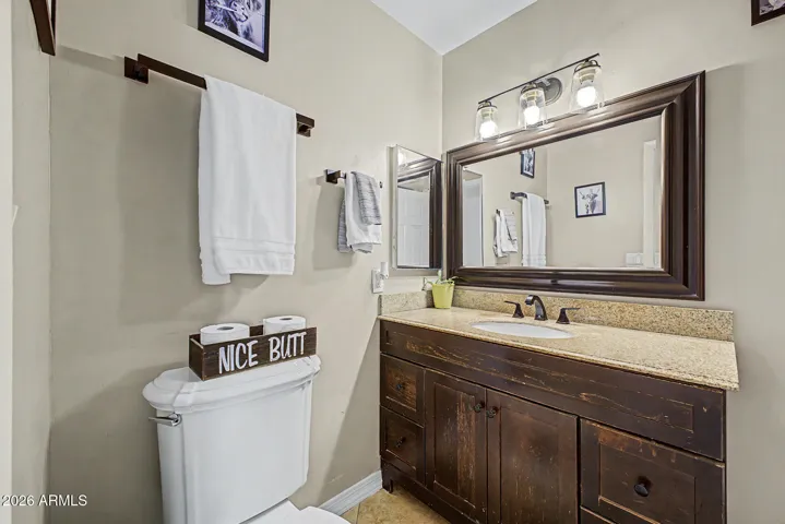 Hall Bath w/Jet Tub