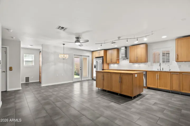 Kitchen / dining