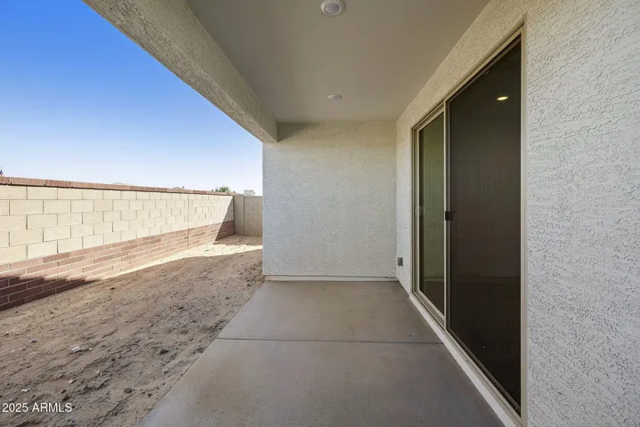 LARGE COVERED BACK PATIO