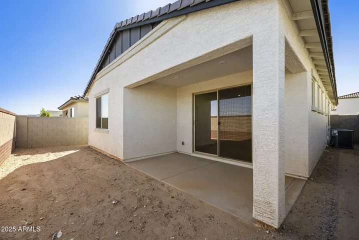 LOW MAINTENANCE BACK YARD SO THAT YOU CAN ENDJOY LIFE AT THE AMENITY CENTER.