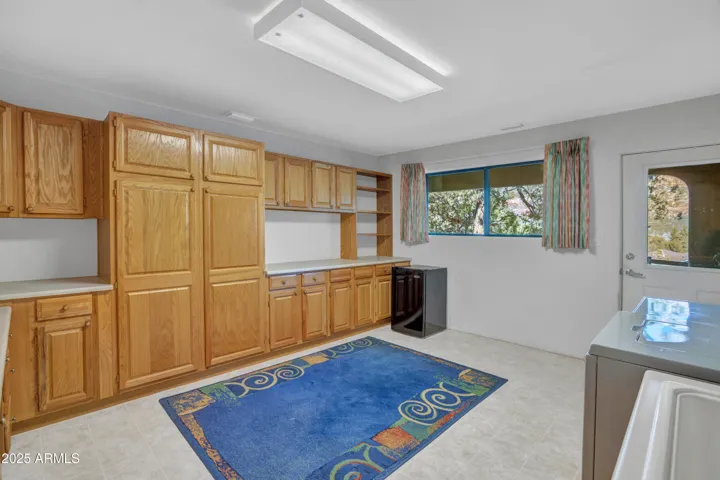 Laundry/ Hobby Room