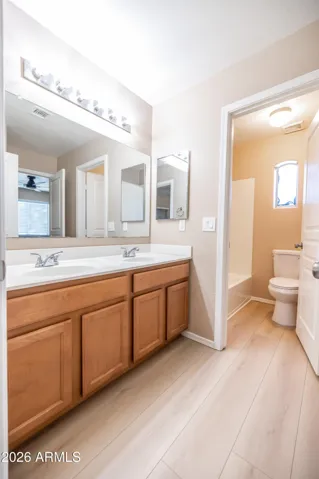 Upstairs bathroom between Jack and Jill