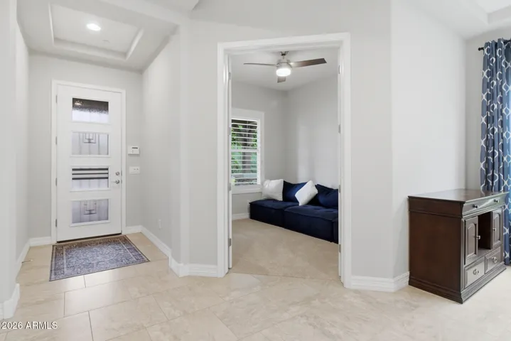 Entry/Den