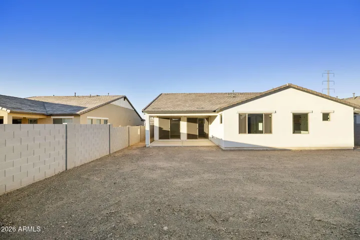 MAKE THE MOST OF YOUR LARGE BACK YARD WITH LOTS OF ROOM FOR ENTERTAINING!