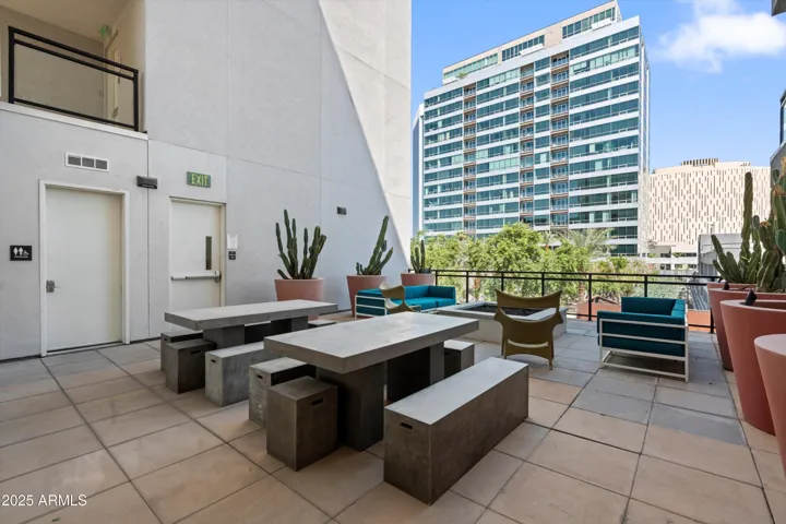 3rd Floor Common Area/Fire Pit