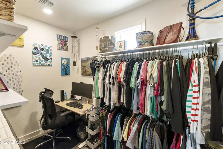 Guest House Walk-in closet