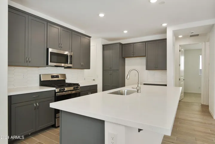 PHOTOS ARE OF ANOTHER HOME OF THE SAME PLAN. SEE HOME SELECTION PHOTO.