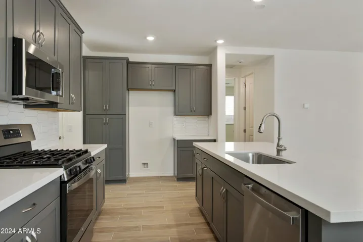 PHOTOS ARE OF ANOTHER HOME OF THE SAME PLAN. SEE HOME SELECTION PHOTO.