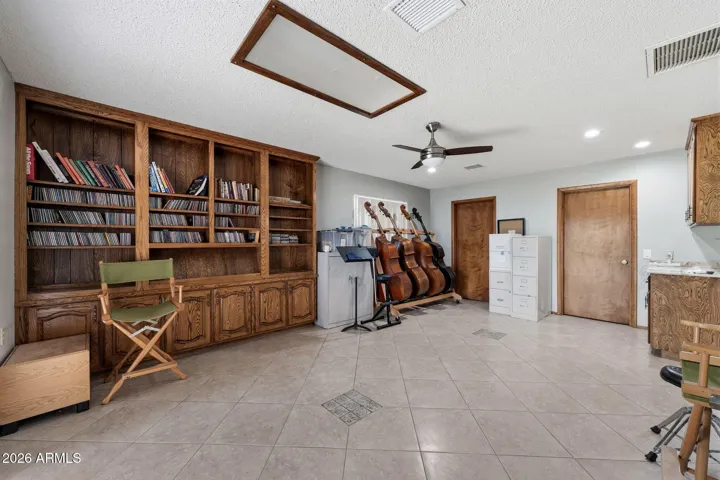 LARGE BONUS ROOM WITH 2 WALK-IN CLOSETS