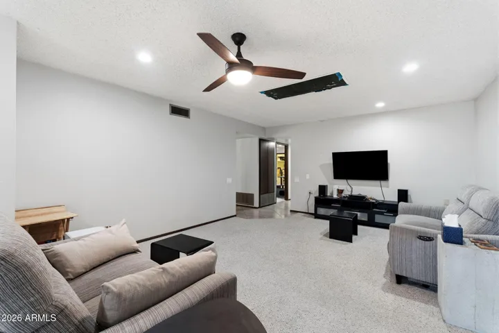 LARGE LIVING AREA