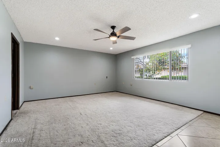 LARGE PRIMARY BEDROOM