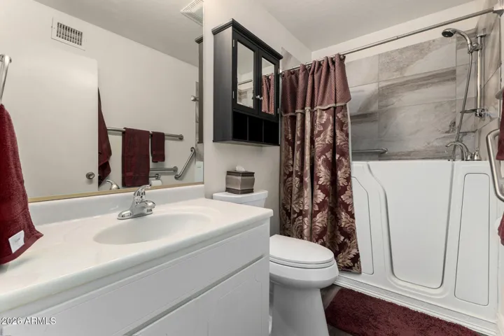 Bath 2 with Walk in Shower/Tub