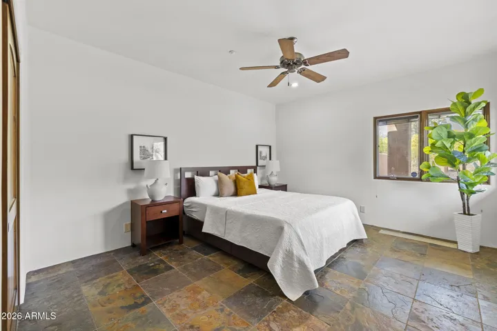 GUEST HOUSE BEDROOM
