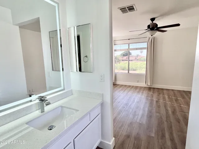 MASTER VANITY