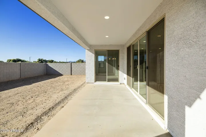 LARGE COVERED PATIO