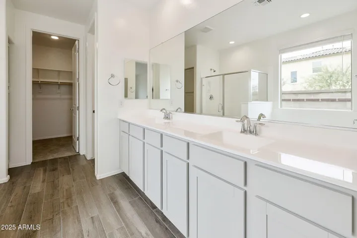 LARGE DUAL VANITIES, SEPARATE TUB AND SHOWER, LARGE WALK IN CLOSET