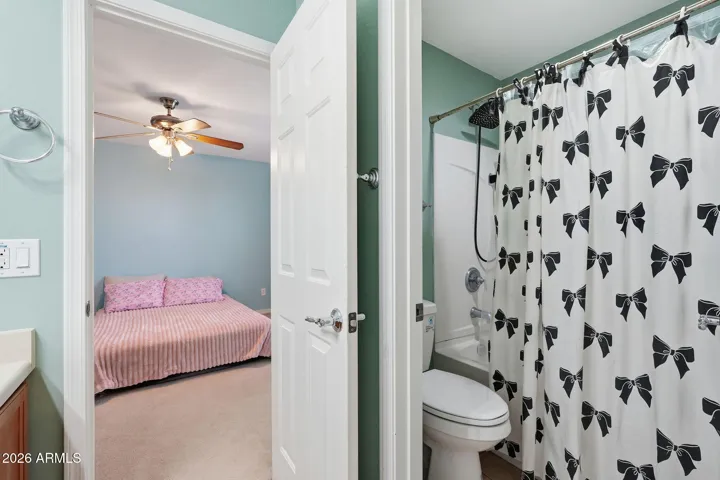 Jack and Jill Full Bath Upstairs