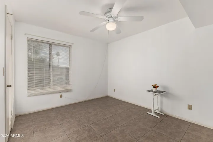 Large 2nd Bedroom with Large Walk in Closet