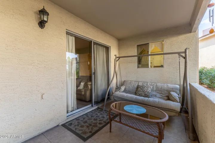 Beautiful Spacious Relaxing Patio with Mountain views