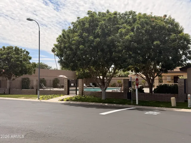 20 steps from front door to the second community pool