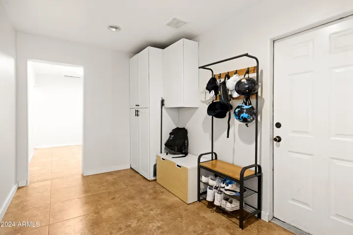 mudroom