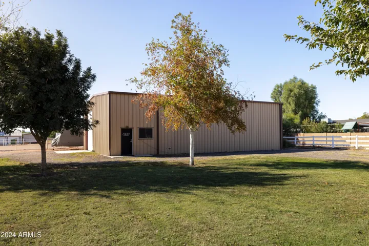 detached 2400 sqft indoor basketball court