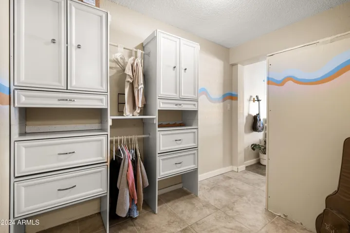 secondary ensuite closet