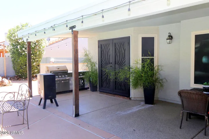 Bay area doors onto back patio.