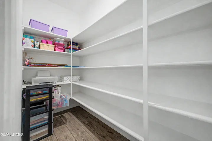 SPACIOUS CLOSET IN DEN