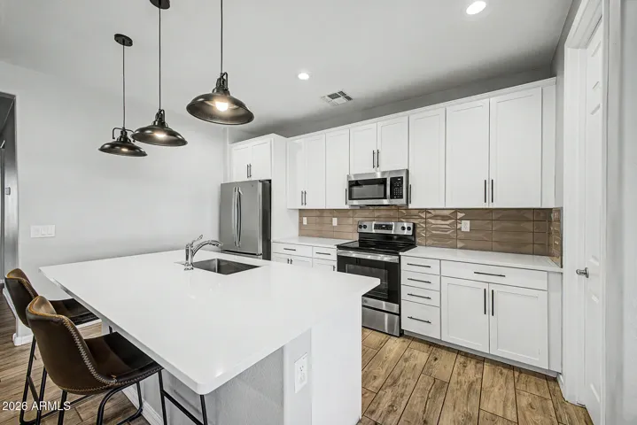 KITCHEN ISLAND