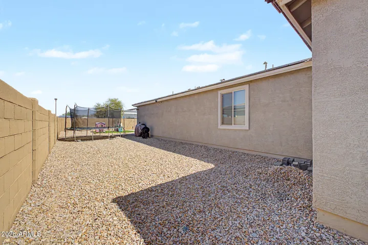 NORTH SPACIOUS SIDE YARD